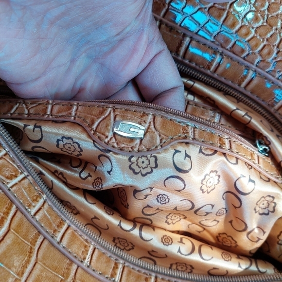 Gussaci Large 2-Tone Large Handbag/Purse - Picture 15 of 16